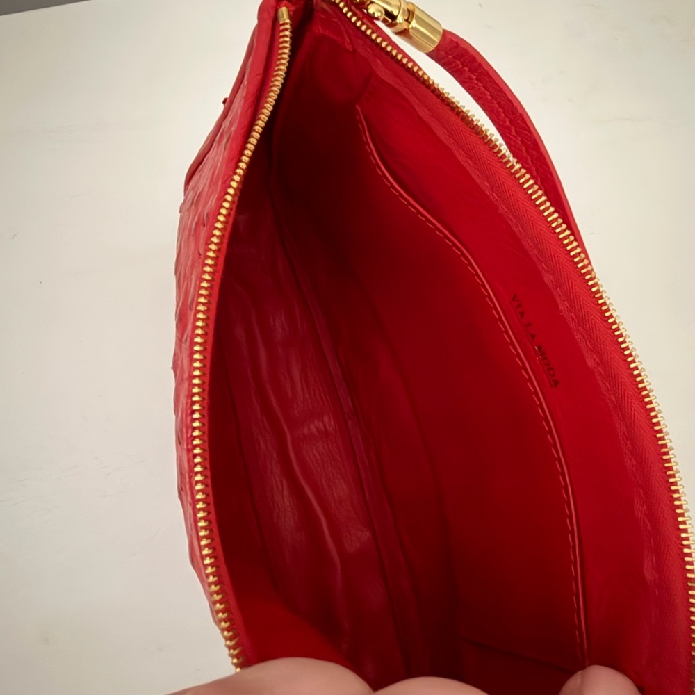 Via La Moda genuine ostrich leather red bag with Gold Hardware - Picture 11 of 12